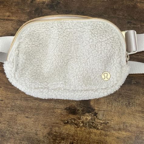 lululemon fanny pack fuzzy.